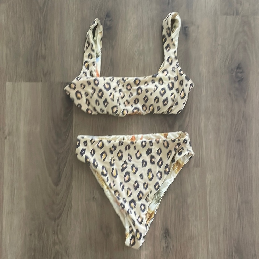 Reversible swim set